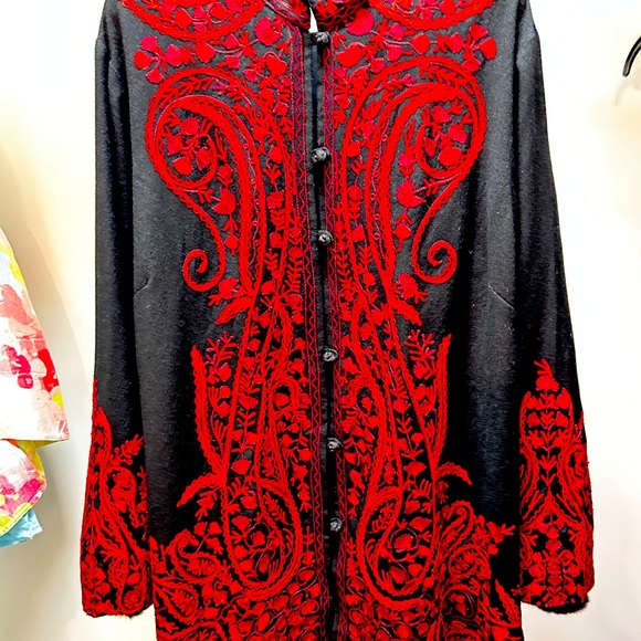Black, red embroidered blazer oriental style button up. Wool. - Picture 8 of 8